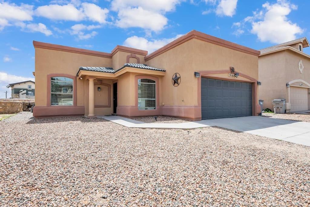 Comfy Classy Home, Close To Everything Hébergement de vacances El Paso